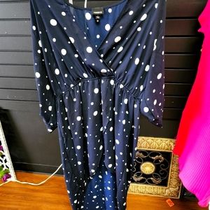 Torrid shear top size 2 navy blue and white